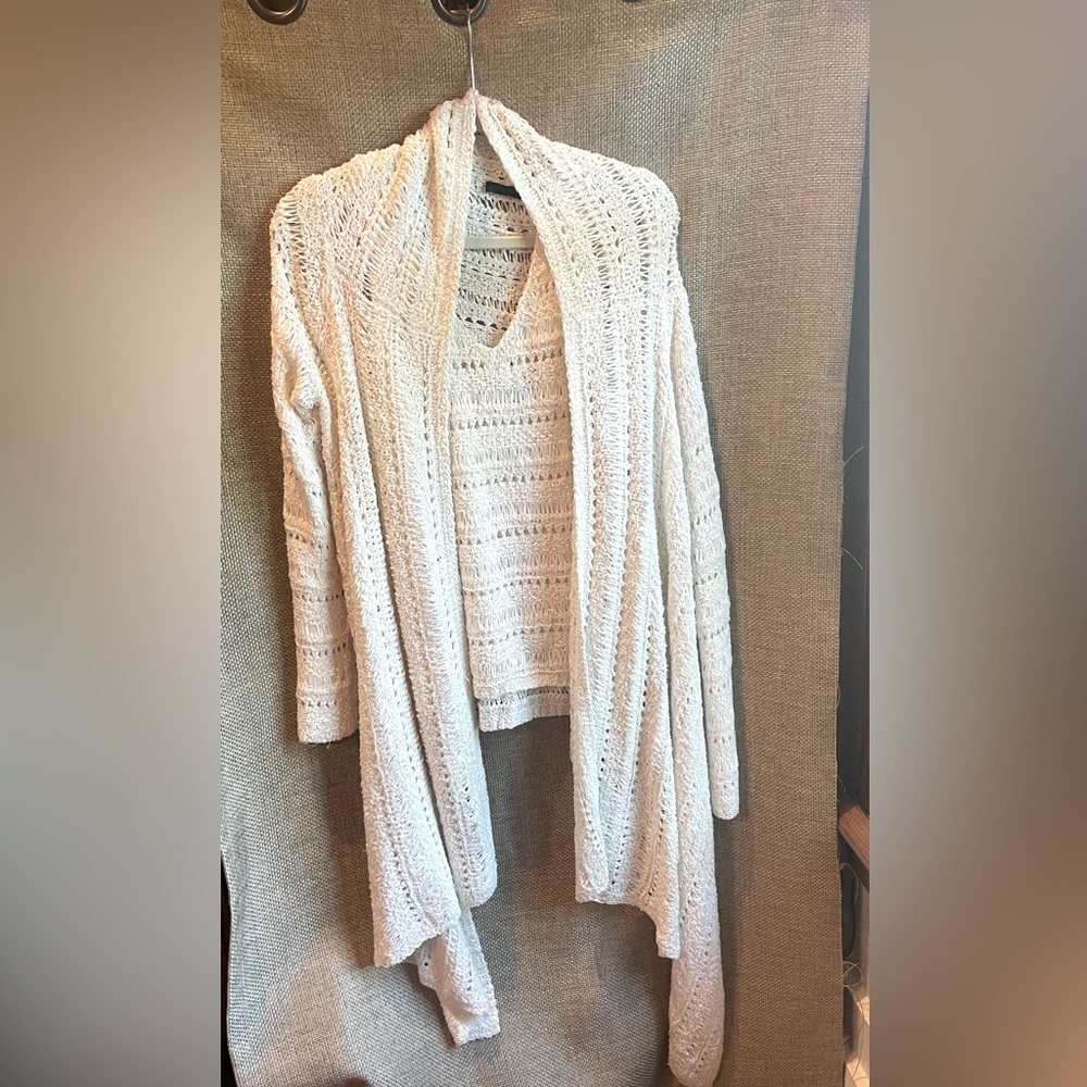 Women Donna Karan New York sweater/tank set Size Large Ivory color Excellent!